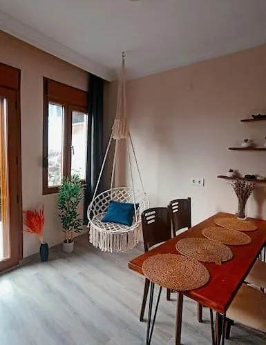 Deniz Manzarali Muestakil Ev Aybalik Ayvalı