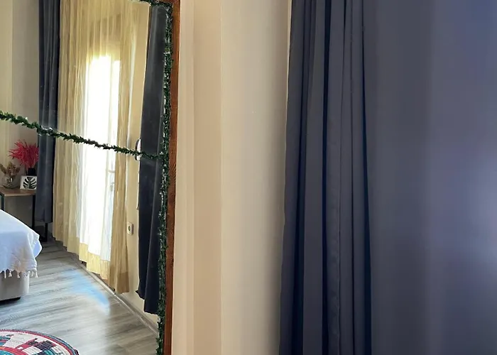 Deniz Manzaralı Müstakil Ev Aybalik Ayvalı